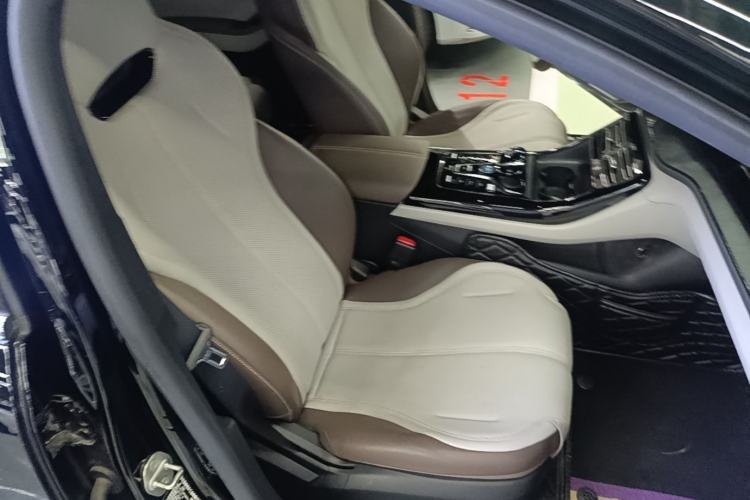 Used BYD Qin PLUS 2024 HONOR Edition DM-i 55KM Leading Model Right Front Seat