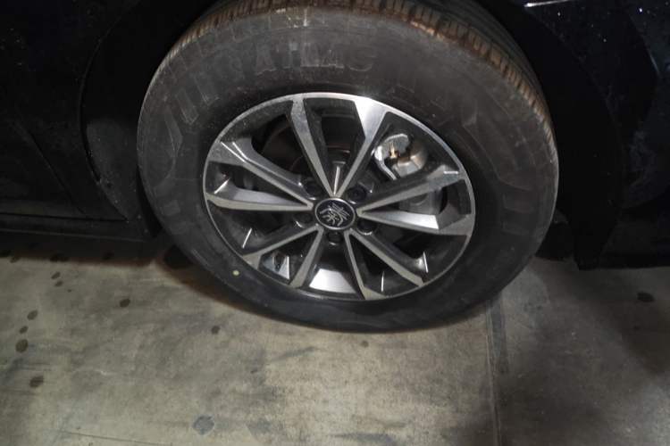 Used BYD Qin PLUS 2024 HONOR Edition DM-i 55KM Leading Model Right Front Wheel Hub