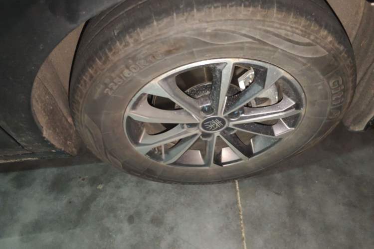 Used BYD Qin PLUS 2024 HONOR Edition DM-i 55KM Leading Model Right Front Wheel Hub