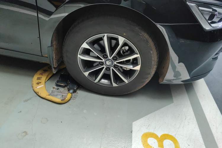 Used BYD Qin PLUS 2024 HONOR Edition DM-i 55KM Leading Model Right Front Wheel Hub