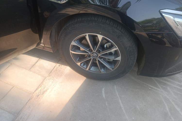 Used BYD Qin PLUS 2024 HONOR Edition DM-i 55KM Leading Model Right Front Wheel Hub