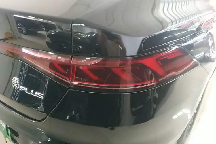 Used BYD Qin PLUS 2024 HONOR Edition DM-i 55KM Leading Model Right Rear Taillight