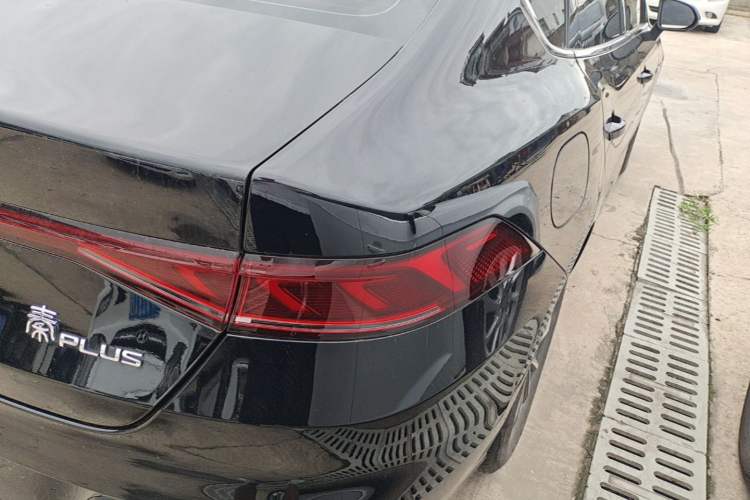 Used BYD Qin PLUS 2024 HONOR Edition DM-i 55KM Leading Model Right Rear Taillight