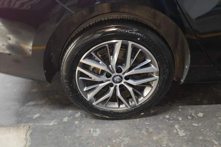 Used BYD Qin PLUS 2024 HONOR Edition DM-i 120KM Excellence Model Right Rear Wheel Hub