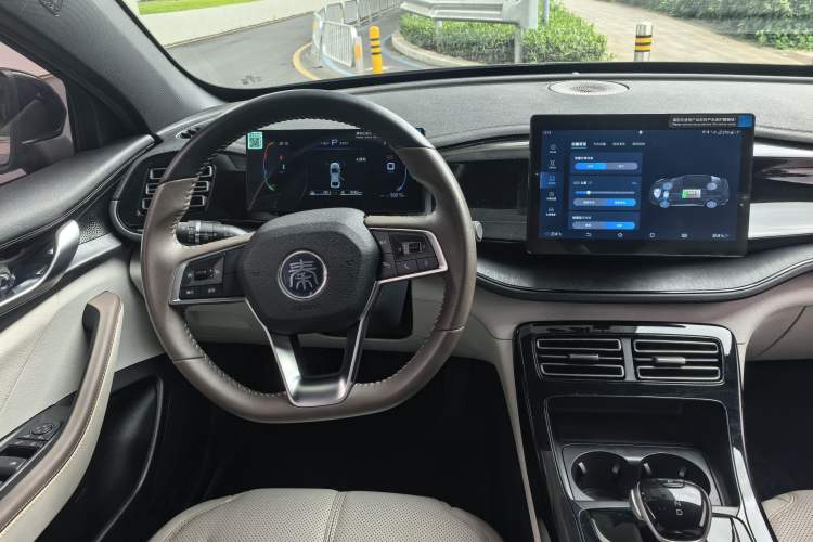 Used BYD Qin PLUS 2024 HONOR Edition DM-i 55KM Leading Model Steering Wheel