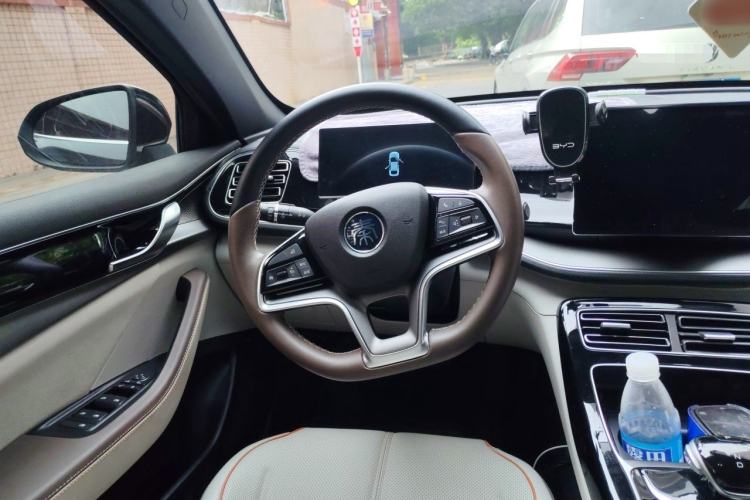 Used BYD Qin PLUS 2024 Honor Edition EV 510KM Leading Model Steering Wheel