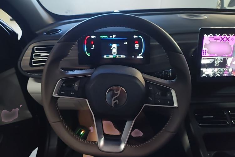 Used BYD Qin PLUS 2024 HONOR Edition DM-i 55KM Leading Model Steering Wheel