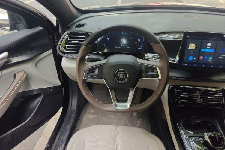 Used BYD Qin PLUS 2024 HONOR Edition DM-i 55KM Leading Model Steering Wheel