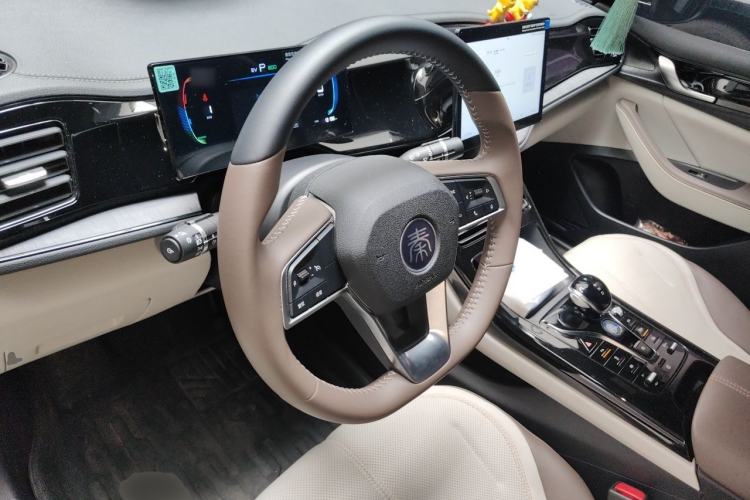 Used BYD Qin PLUS 2024 HONOR Edition DM-i 55KM Leading Model Steering Wheel