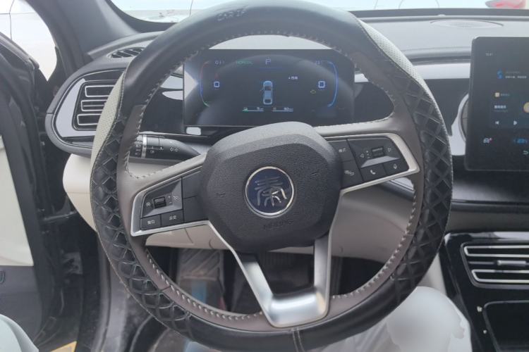 Used BYD Qin PLUS 2024 HONOR Edition DM-i 55KM Leading Model Steering Wheel