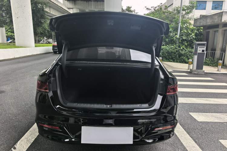 Used BYD Qin PLUS 2024 HONOR Edition DM-i 55KM Leading Model Trunk