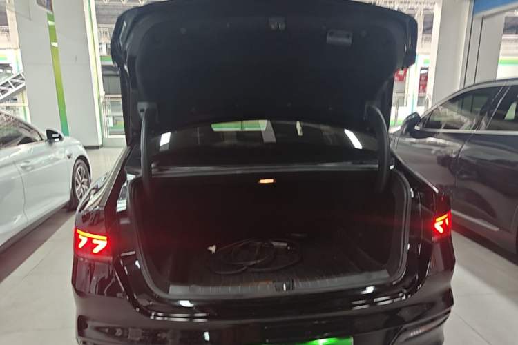 Used BYD Qin PLUS 2024 HONOR Edition DM-i 55KM Leading Model Trunk