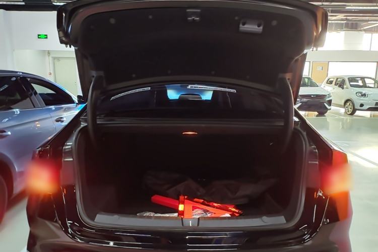 Used BYD Qin PLUS 2024 HONOR Edition DM-i 55KM Leading Model Trunk
