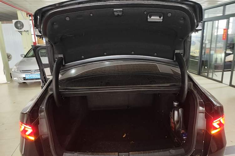 Used BYD Qin PLUS 2024 HONOR Edition DM-i 55KM Leading Model Trunk