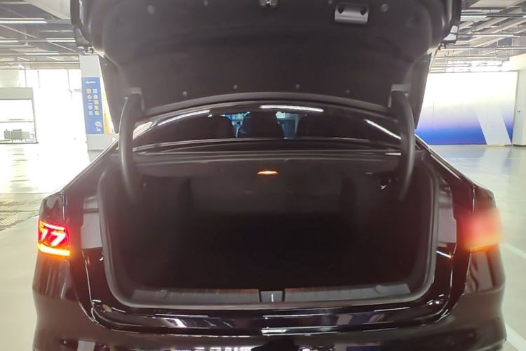 Used BYD Qin PLUS 2024 HONOR Edition DM-i 55KM Leading Model Trunk