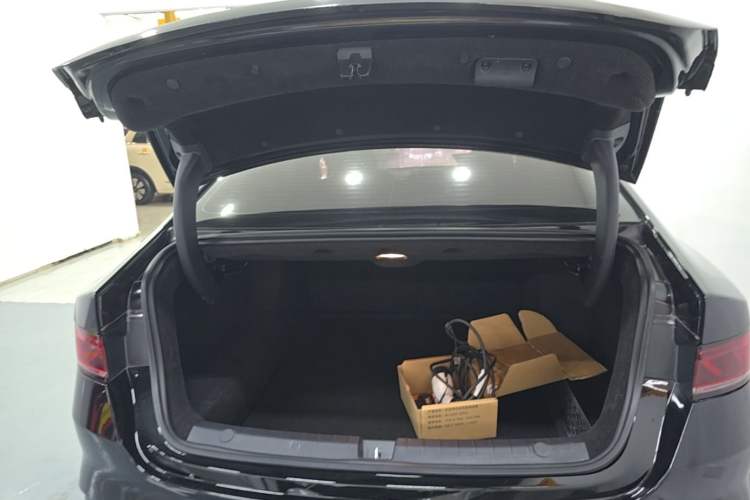 Used BYD Qin PLUS 2024 HONOR Edition DM-i 55KM Leading Model Trunk