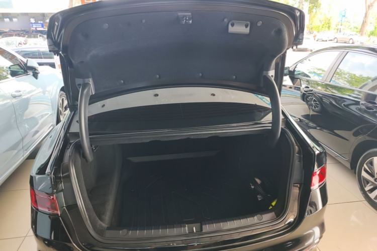 Used BYD Qin PLUS 2024 HONOR Edition DM-i 55KM Leading Model Trunk