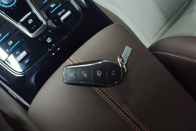 Used BYD Qin PLUS 2024 HONOR Edition DM-i 55KM Leading Model Vehicle Key