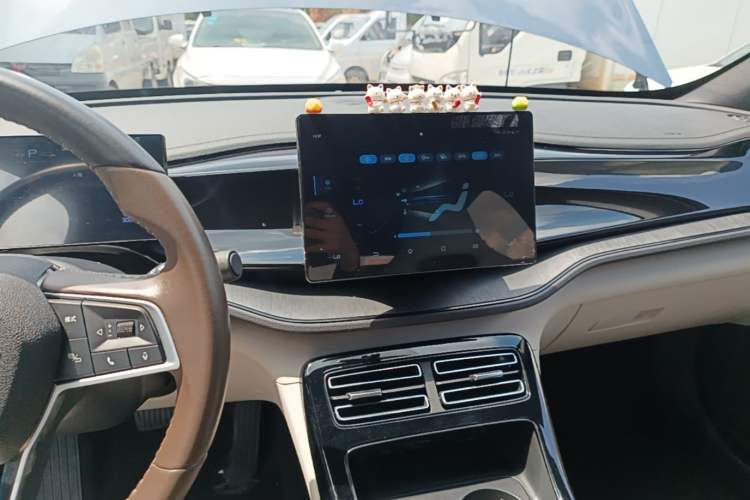 Used BYD Qin PLUS 2024 HONOR Edition DM-i 55KM Leading Model Audio And AC Panel