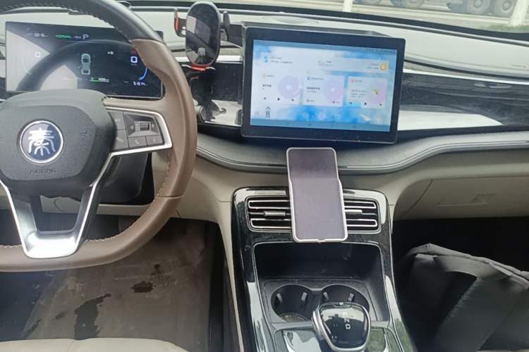 Used BYD Qin PLUS 2024 HONOR Edition DM-i 55KM Leading Model Audio And AC Panel