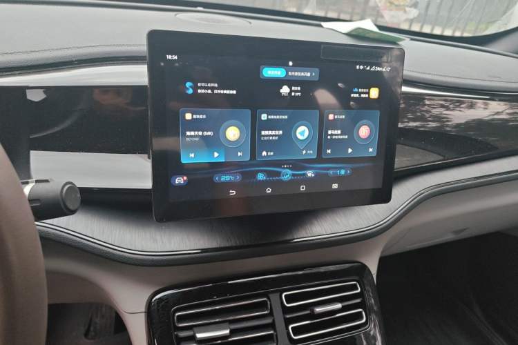 Used BYD Qin PLUS 2024 HONOR Edition DM-i 55KM Leading Model Audio And AC Panel