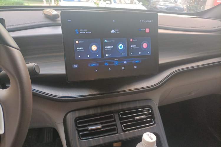 Used BYD Qin PLUS 2024 HONOR Edition DM-i 55KM Leading Model Audio And AC Panel