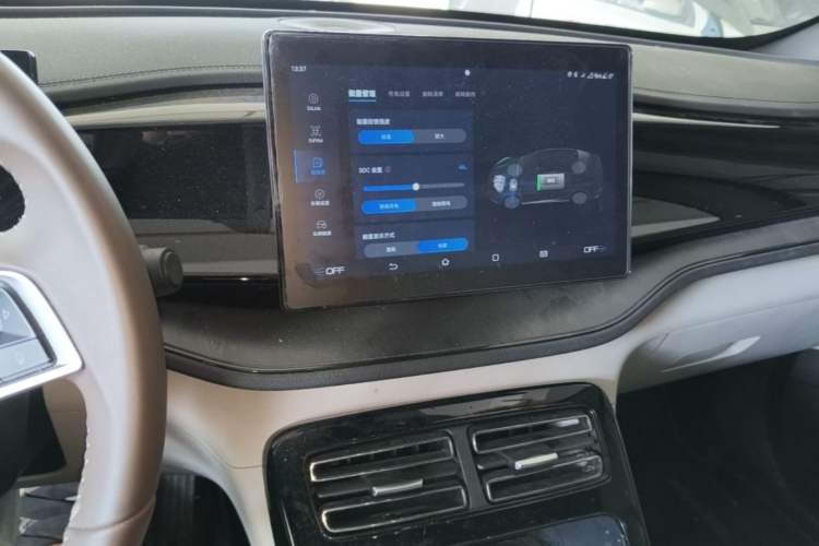 Used BYD Qin PLUS 2024 HONOR Edition DM-i 55KM Leading Model Audio And AC Panel