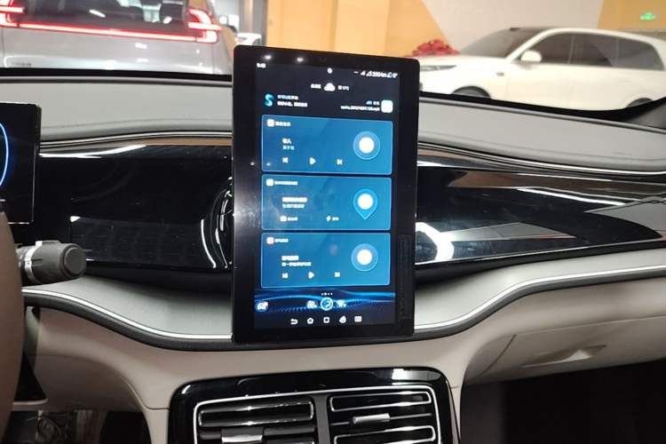 Used BYD Qin PLUS 2024 Honor Edition EV 420KM Leading Model Audio And AC Panel