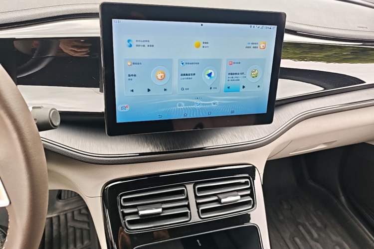 Used BYD Qin PLUS 2024 HONOR Edition DM-i 55KM Leading Model Audio And AC Panel