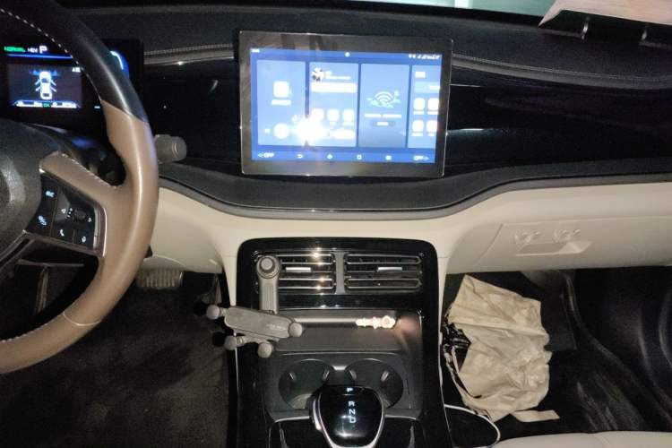 Used BYD Qin PLUS 2024 HONOR Edition DM-i 55KM Leading Model Audio And AC Panel
