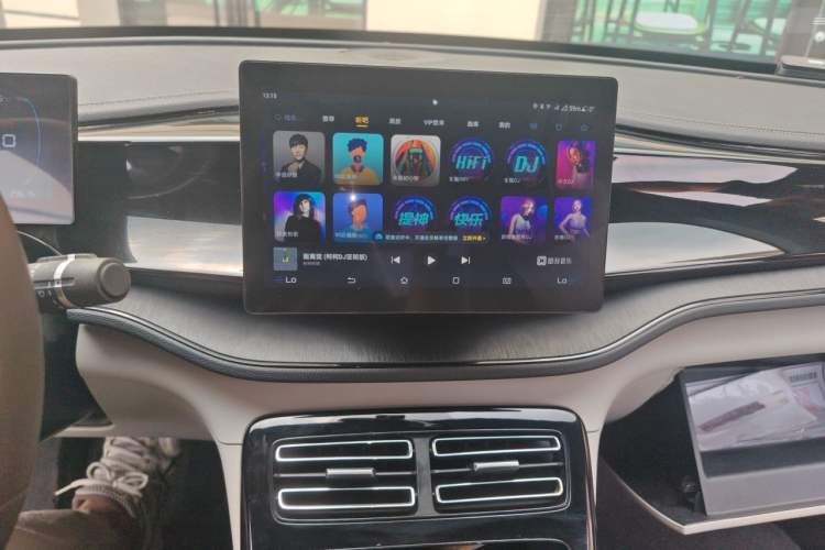 Used BYD Qin PLUS 2024 HONOR Edition DM-i 55KM Leading Model Audio And AC Panel