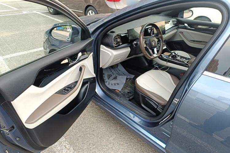 Used BYD Qin PLUS 2024 HONOR Edition DM-i 55KM Leading Model Driver Seat