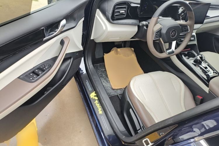 Used BYD Qin PLUS 2024 HONOR Edition DM-i 55KM Leading Model Driver Seat