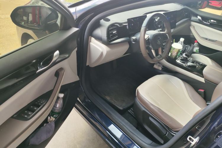 Used BYD Qin PLUS 2024 HONOR Edition DM-i 55KM Leading Model Driver Seat