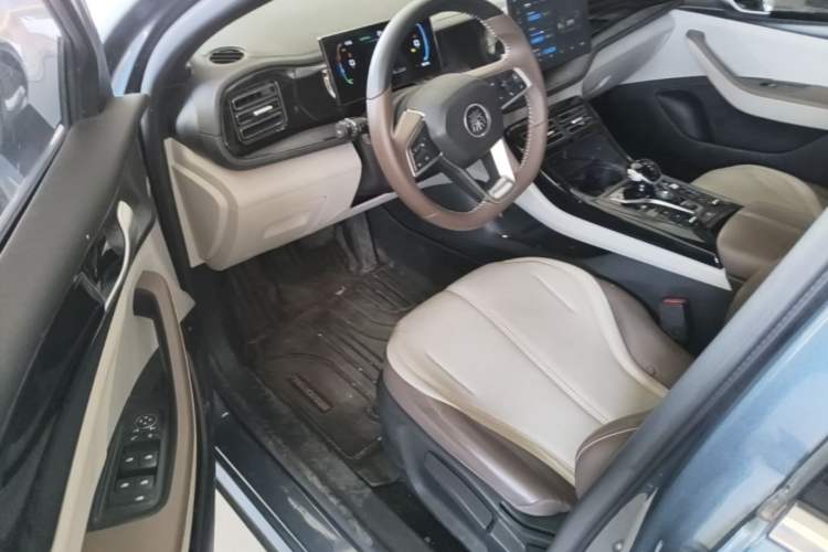 Used BYD Qin PLUS 2024 HONOR Edition DM-i 55KM Leading Model Driver Seat