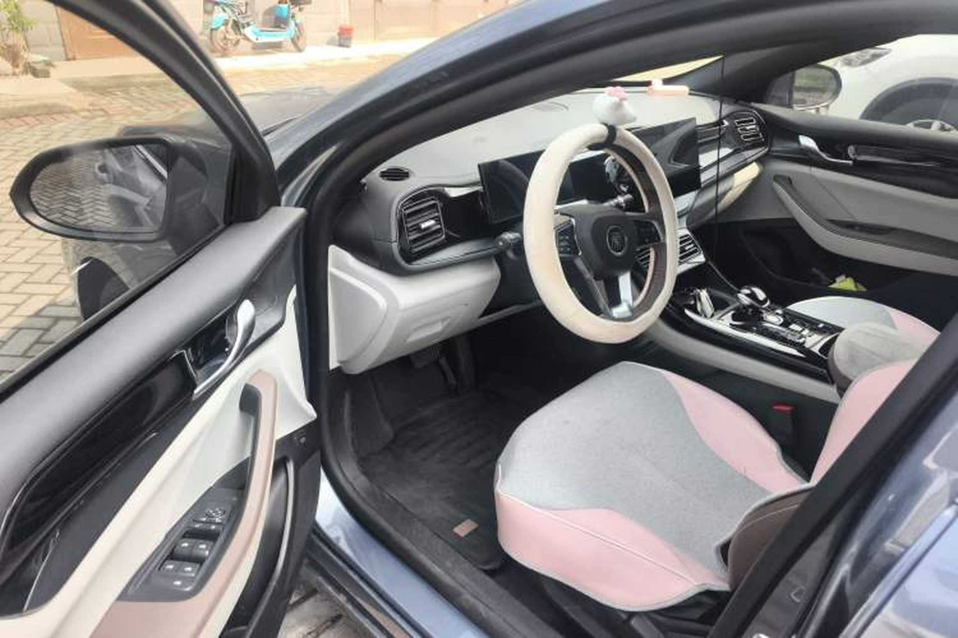 Used BYD Qin PLUS 2024 HONOR Edition DM-i 55KM Leading Model Driver Seat