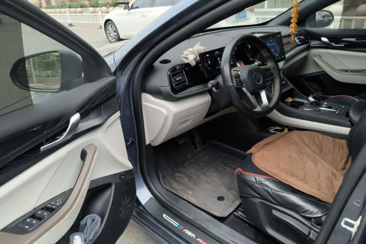 Used BYD Qin PLUS 2024 HONOR Edition DM-i 55KM Leading Model Driver Seat