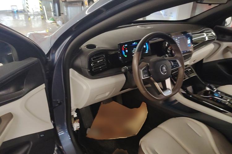 Used BYD Qin PLUS 2024 HONOR Edition DM-i 55KM Leading Model Driver Seat