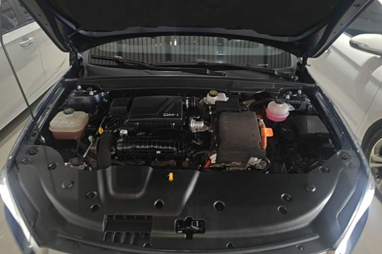 Used BYD Qin PLUS 2024 HONOR Edition DM-i 55KM Leading Model Engine Bay