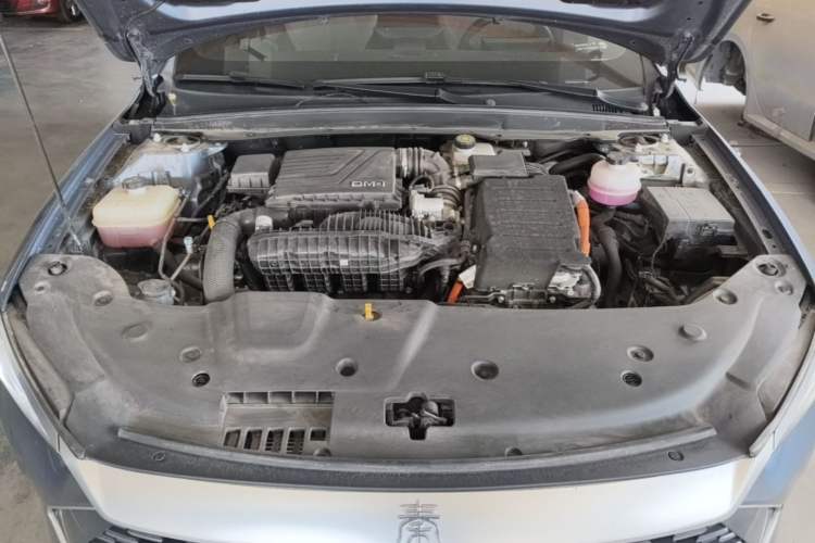 Used BYD Qin PLUS 2024 HONOR Edition DM-i 55KM Leading Model Engine Bay