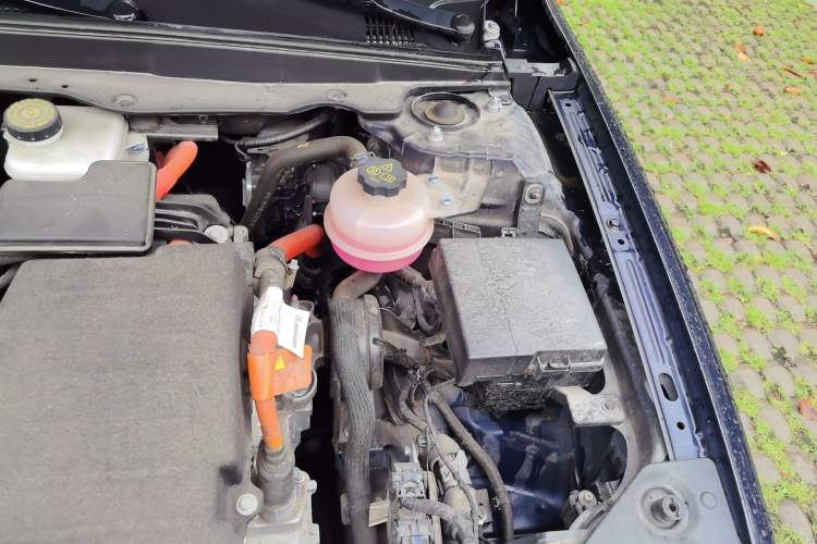 Used BYD Qin PLUS 2024 HONOR Edition DM-i 55KM Leading Model Engine Bay Left