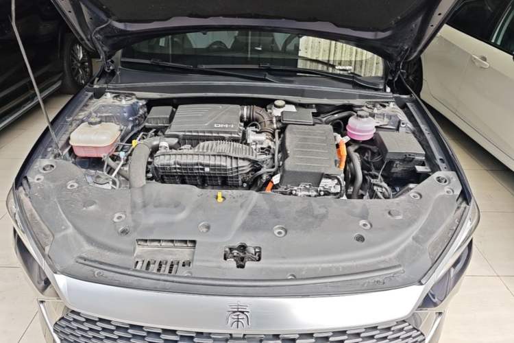Used BYD Qin PLUS 2024 HONOR Edition DM-i 55KM Leading Model Engine Bay