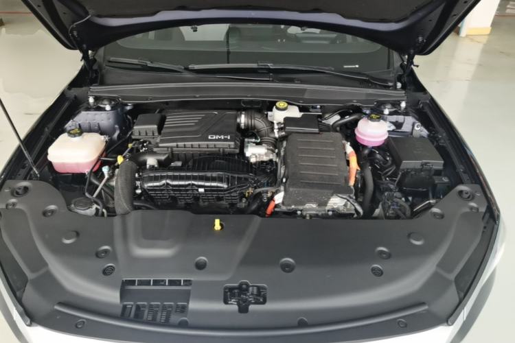 Used BYD Qin PLUS 2024 HONOR Edition DM-i 55KM Leading Model Engine Bay