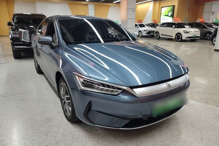 Used BYD Qin PLUS 2024 Honor Edition EV 420KM Leading Model Front Right 45 Deg