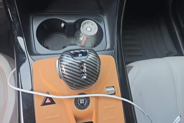 Used BYD Qin PLUS 2024 HONOR Edition DM-i 55KM Leading Model Gear Lever