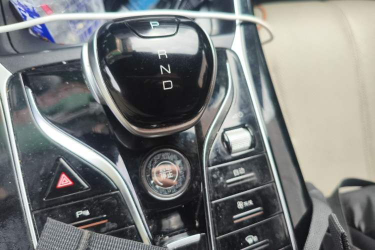 Used BYD Qin PLUS 2024 Honor Edition EV 510KM Leading Model Gear Lever
