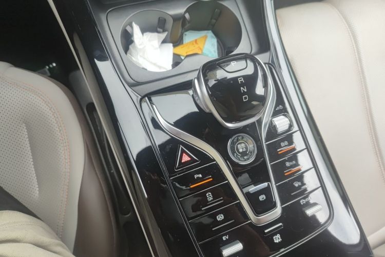 Used BYD Qin PLUS 2024 HONOR Edition DM-i 55KM Leading Model Gear Lever