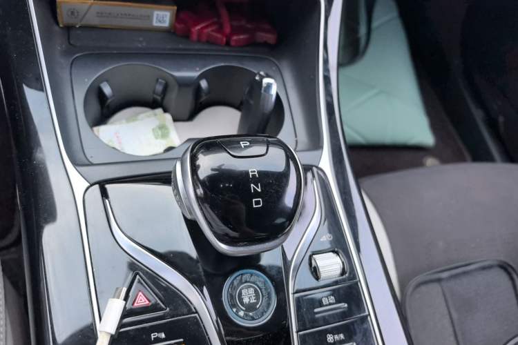 Used BYD Qin PLUS 2024 Honor Edition EV 420KM Beyond Model Gear Lever