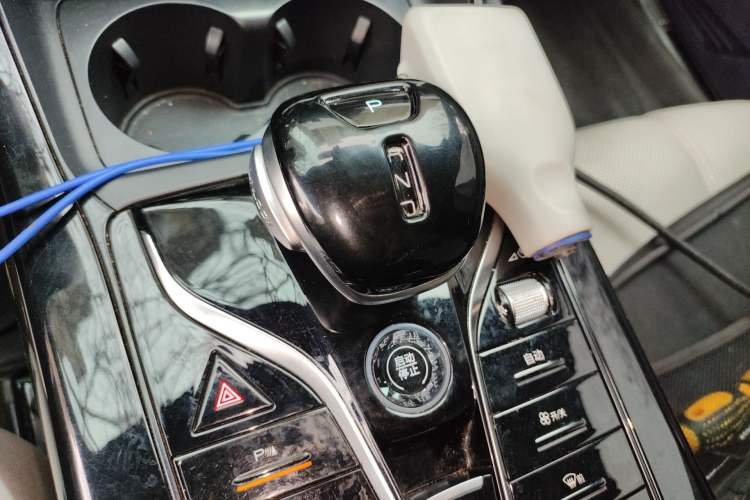 Used BYD Qin PLUS 2024 HONOR Edition DM-i 55KM Leading Model Gear Lever
