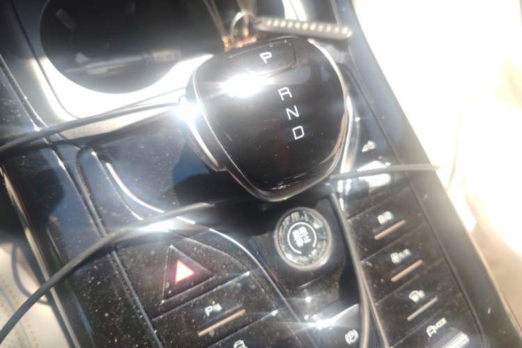 Used BYD Qin PLUS 2024 HONOR Edition DM-i 55KM Leading Model Gear Lever